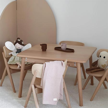 CurveLab Kids wooden Montessori square table oak
