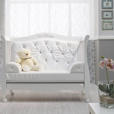 ItalBaby  Magnifique Łóżeczko dziecięce białe z możliwością przekształcenia w sofę