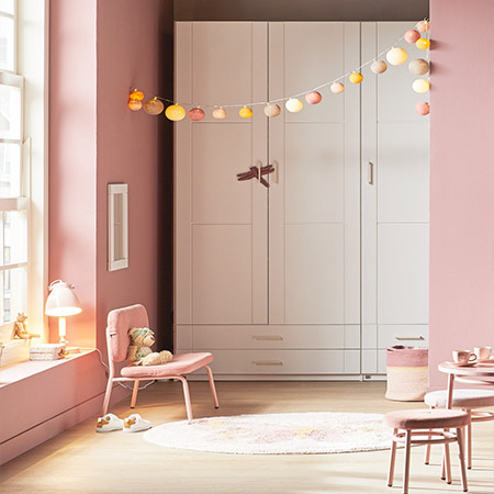 LIFETIME Kidsrooms  Szafa dziecięca trzydzwiowa z wieszakami i szufladami 150 cm, biała