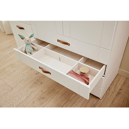 LIFETIME Kidsrooms  Szafa dziecięca trzydzwiowa z wieszakami i szufladami 150 cm, biała