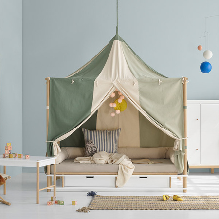 OLIVER FURNITURE CAMP Toddler play table, white/oak