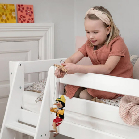  HOPPEKIDS  ECO Luxury łóżko Łóżko na niskiej antresoli z ukośną drabinką 70x160 cm