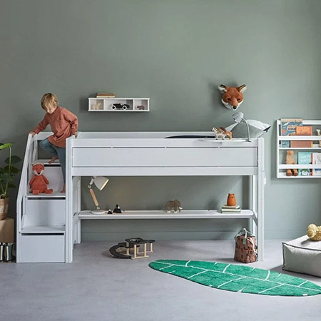 LIFETIME Kidsrooms Łóżko 90x200 cm na niskiej antresoli 128 cm ze schodami, białe